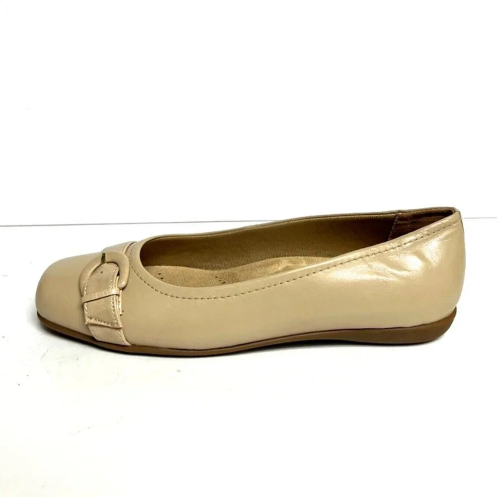 Trotters Womens Sylvia Flat Size 10 M